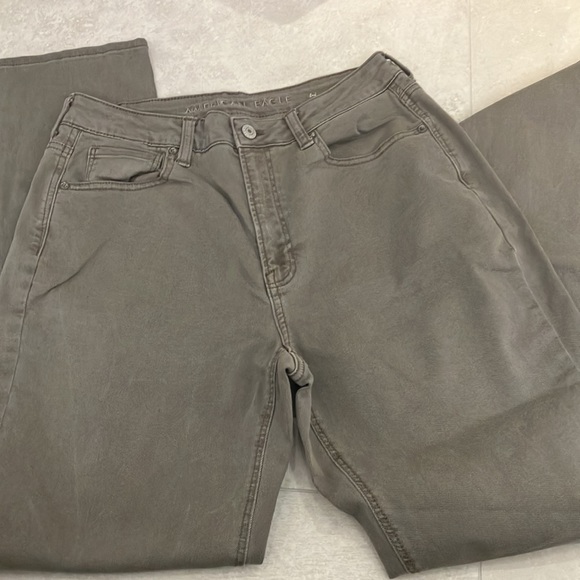 2/30 AE Mom Jeans - Picture 2 of 4